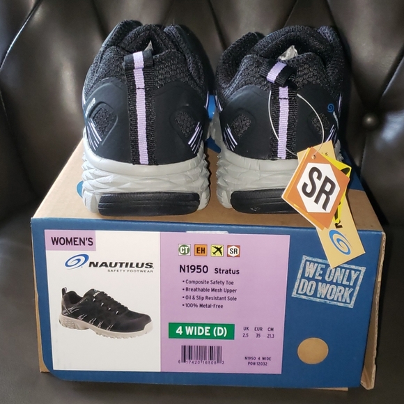 Nautilus Safety Footwear Women's Size 4 Wide - Picture 2 of 6